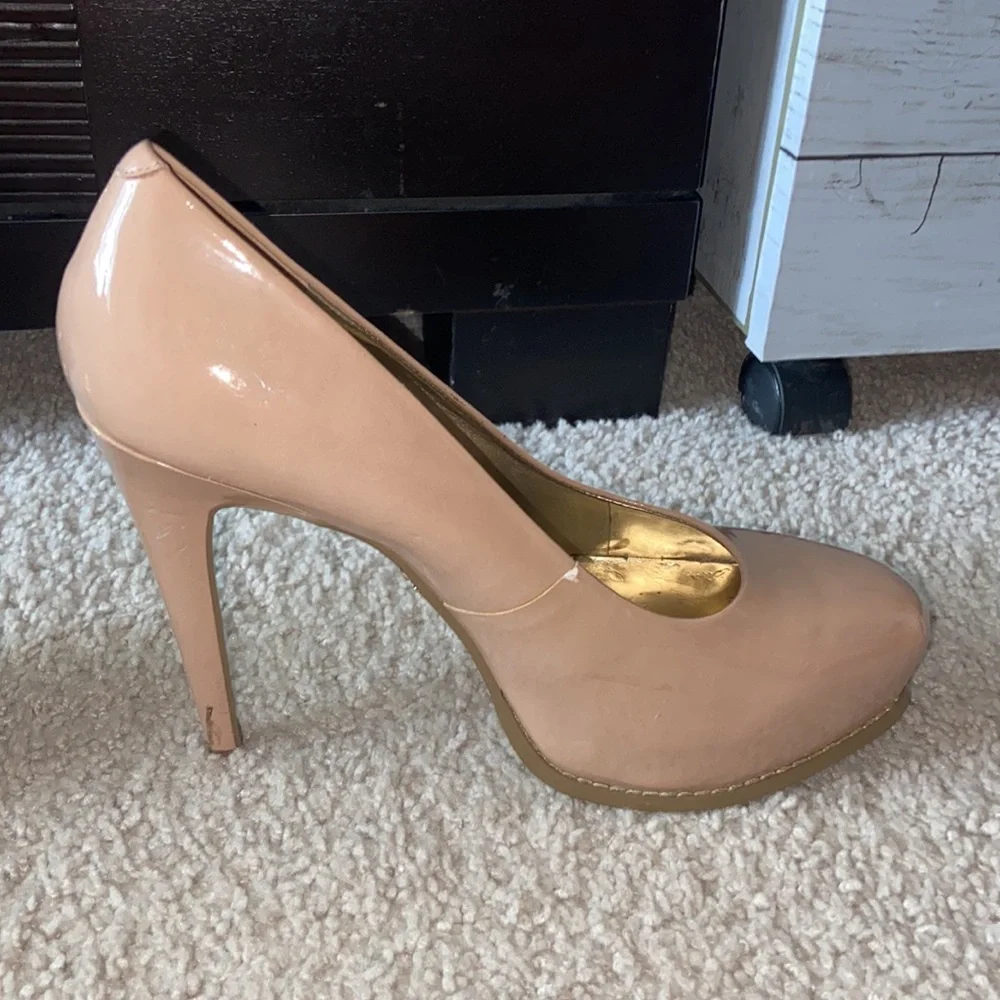 Vera Wang heels - Picture 10 of 13